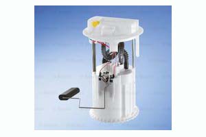 Unité d'injection de carburant, dans le réservoir de carburant